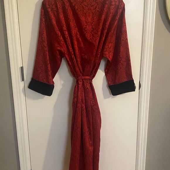 Victoria's Secret Red and Black Robe gorgeous - Picture 3 of 7